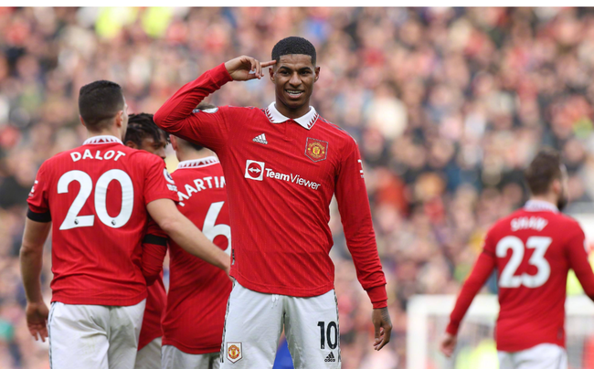 詹姆斯凭借 詹姆斯凭借